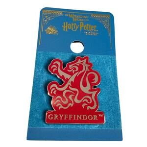 Universal Studios Wizarding World of Harry Potter Gryffindor Pin